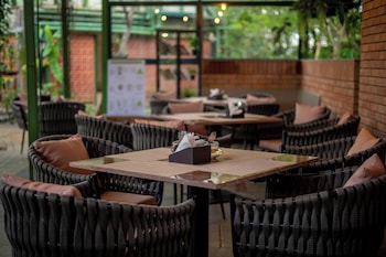 touchwood bliss resort igatpuri