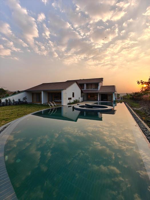 touchwood bliss resort igatpuri