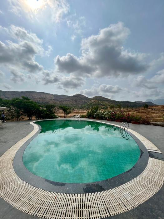 touchwood bliss resort igatpuri