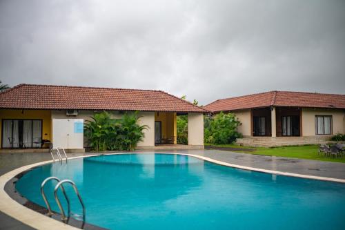 touchwood bliss resort igatpuri