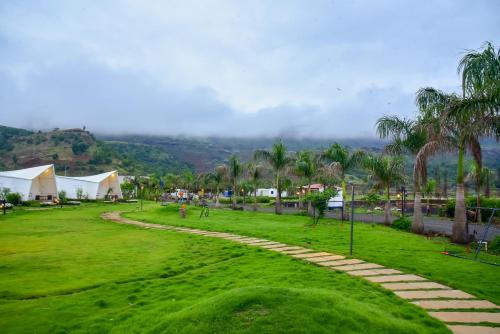 touchwood bliss resort igatpuri