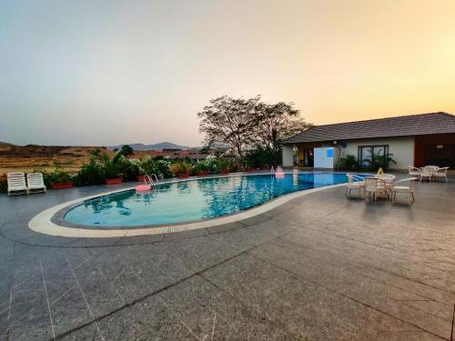 touchwood bliss resort igatpuri