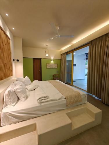 touchwood bliss resort igatpuri