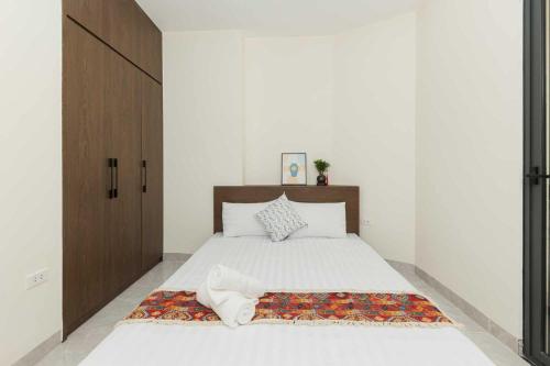 townhouse oak west lake apartment
