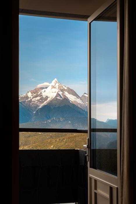 lostvilla deqin meri snow mountain