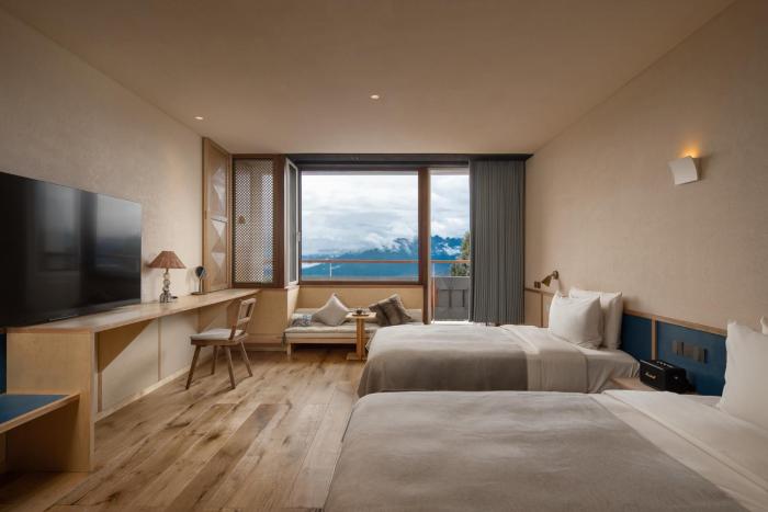 lostvilla deqin meri snow mountain