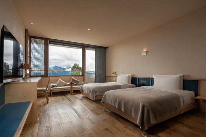 lostvilla deqin meri snow mountain