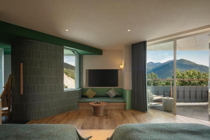 lostvilla deqin meri snow mountain