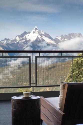 lostvilla deqin meri snow mountain