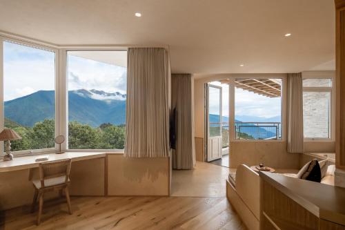 lostvilla deqin meri snow mountain