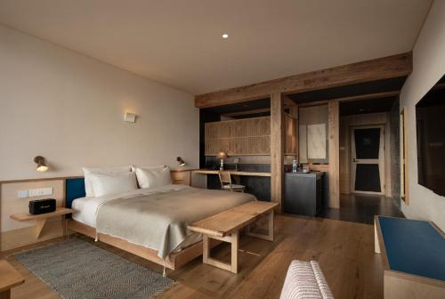 lostvilla deqin meri snow mountain