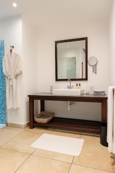 fairview signature suites