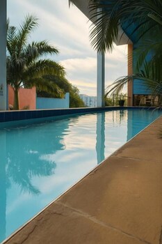 fairview signature suites
