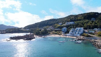 Yeongdeok Searest Poolvilla,,3 star