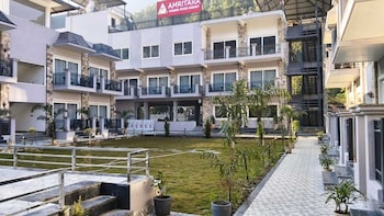 amritara chakra river resort