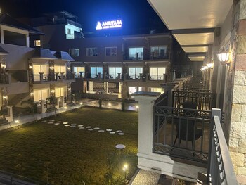 amritara chakra river resort