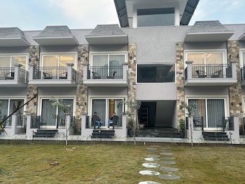 amritara chakra river resort