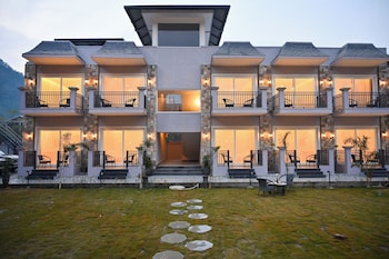 amritara chakra river resort