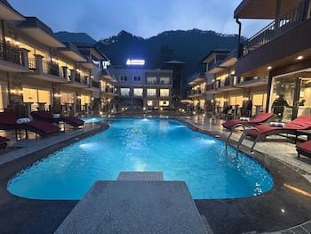 amritara chakra river resort