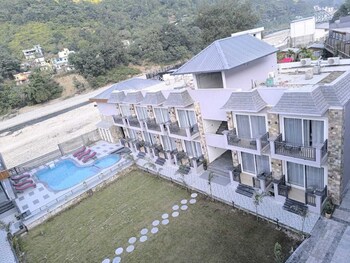amritara chakra river resort