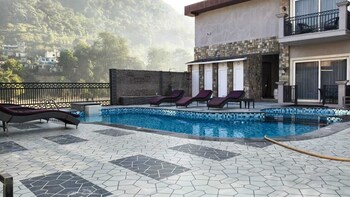 amritara chakra river resort