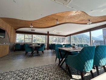 amritara chakra river resort
