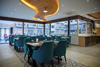 amritara chakra river resort