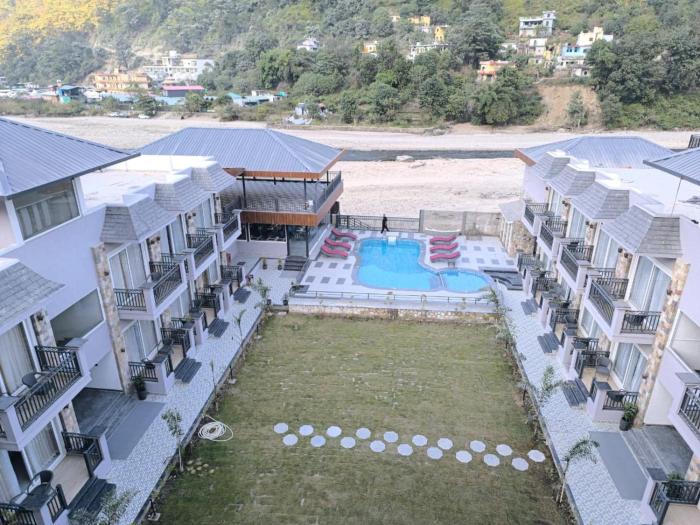 amritara chakra river resort