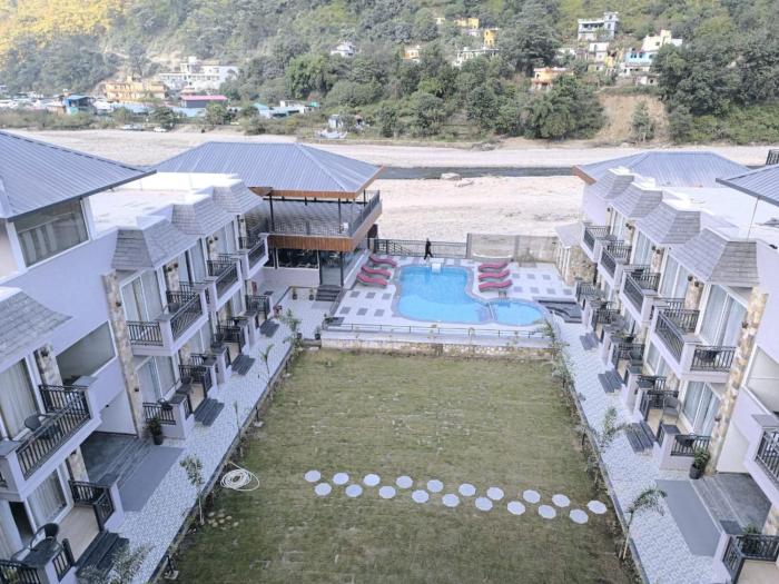 amritara chakra river resort