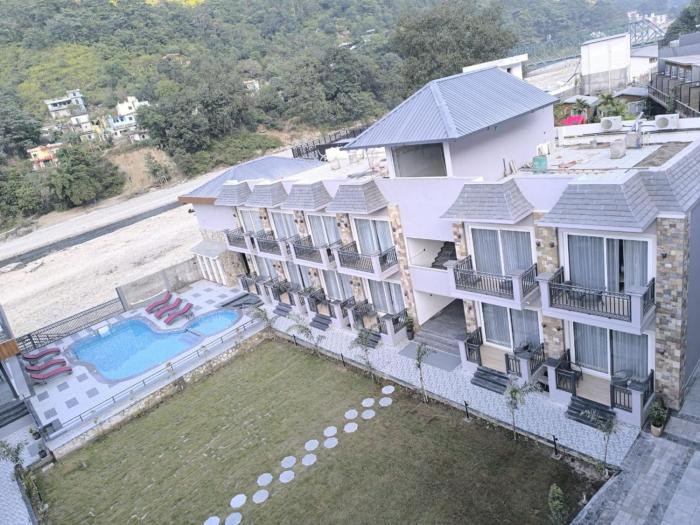 amritara chakra river resort