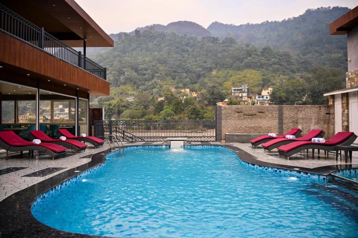 amritara chakra river resort