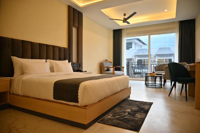 amritara chakra river resort