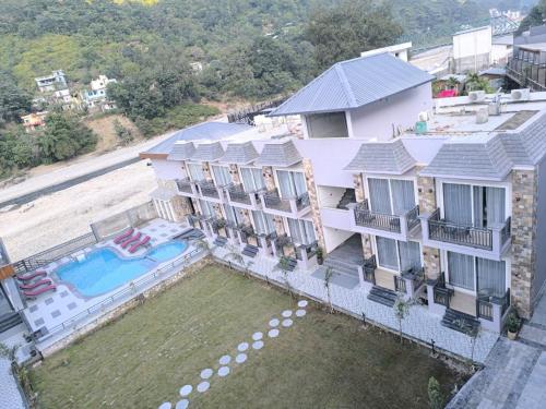 amritara chakra river resort
