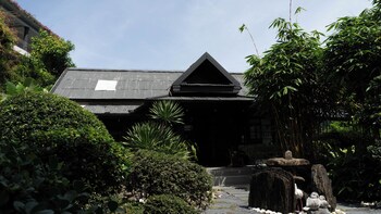 jaokhun hilltop kamala phuket
