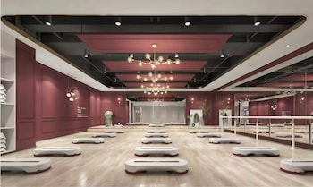 encore international hotel guangzhou convention and exhibition center garment trade city flagship store