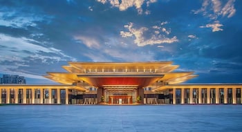 encore international hotel guangzhou convention and exhibition center garment trade city flagship store