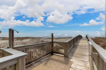 island tower 903