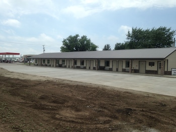 Crossroads Lodge,,2 star