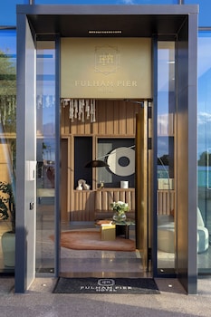 fulham pier hotel