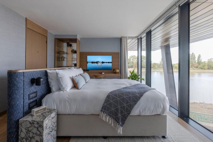 fulham pier hotel