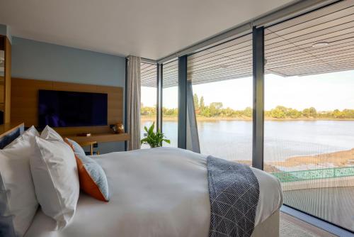 fulham pier hotel