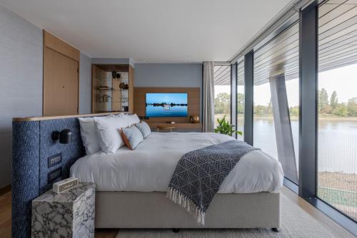 fulham pier hotel