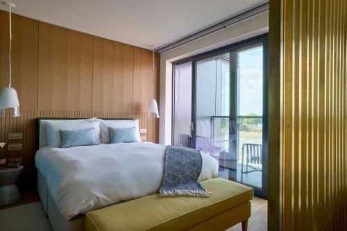 fulham pier hotel