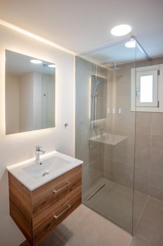 apeiron akrotiri by apeiron hotels