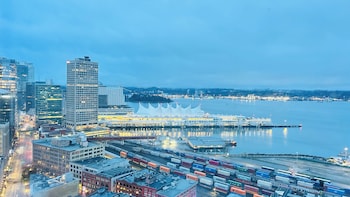 ocean view condo downtown vancouver