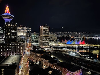 ocean view condo downtown vancouver