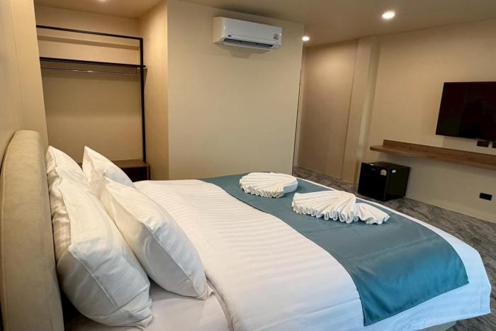 sand mare karon hotel