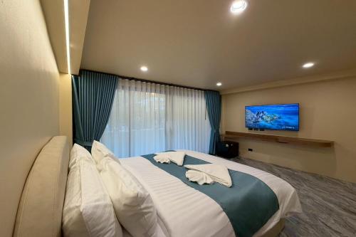 sand mare karon hotel