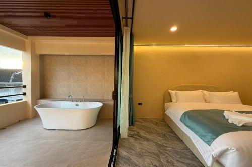 sand mare karon hotel