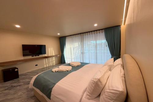 sand mare karon hotel
